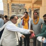 कटहरियामा जनसंवादमा व्यस्त सांसद रविन्द्र पटेल