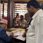 सेवाग्राहीको चाप बढेपछि रौतहटका प्रजिअ भुसाल स्वयं फाँटमा