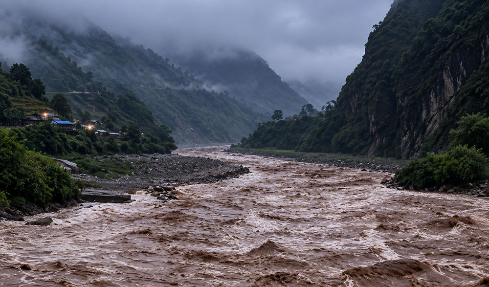 यी नदीमा छ आज बाढीको जोखिम, सतर्क रहन आग्रह