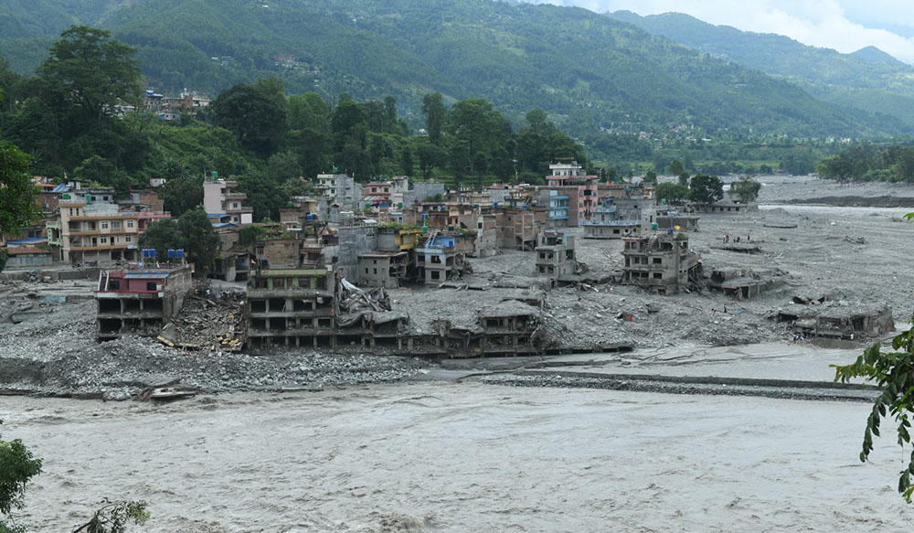 भोटेकोशी बाढीपीडितलाई विदुर नगरपालिकाले घरभाडाबापत १० हजार दिने