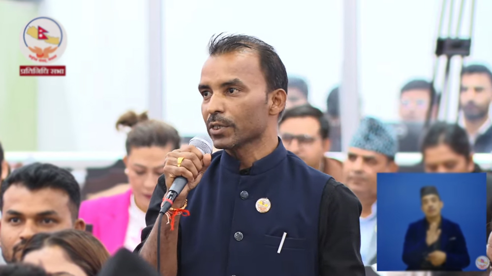सडकमै बच्चा जन्माएको घटनामा सरकारको जवाफ माग