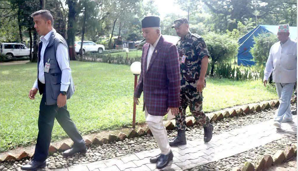 राष्ट्रपति पौडेल बाढी प्रभावित क्षेत्रको अवलोकन गर्न नुवाकोटमा